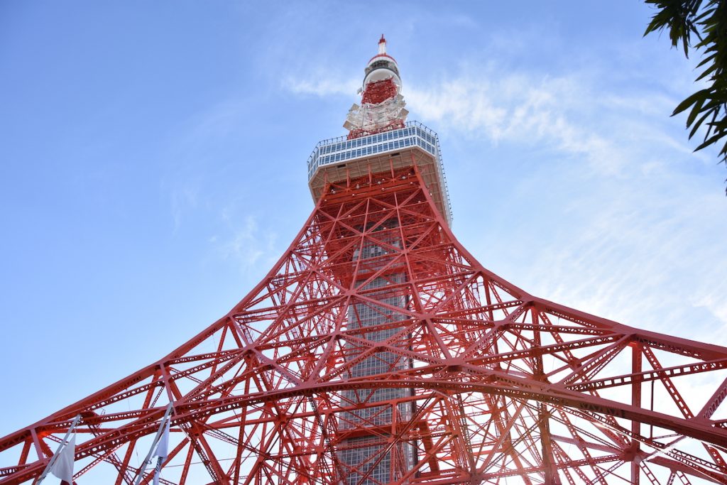 会場の Place of Tokyoは東京タワーの真向かい。上層階は東京タワーの全景がみれるイベントホールもあり、結婚式場として人気だがMICE需要にも対応している。　タクシーでプレイス・オブ・トウキョウというとプリンスホテルに行ってしまう可能性もあるから、そこは要注意。