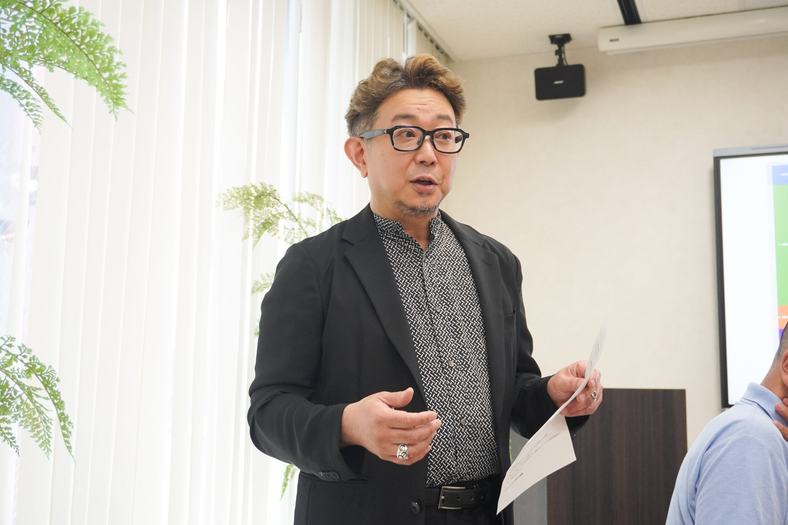 サステナブルチェックリスト活用プロジェクトについて経緯を説明するジールアソシエイツ取締役専務執行役員の照井秀浩さん
