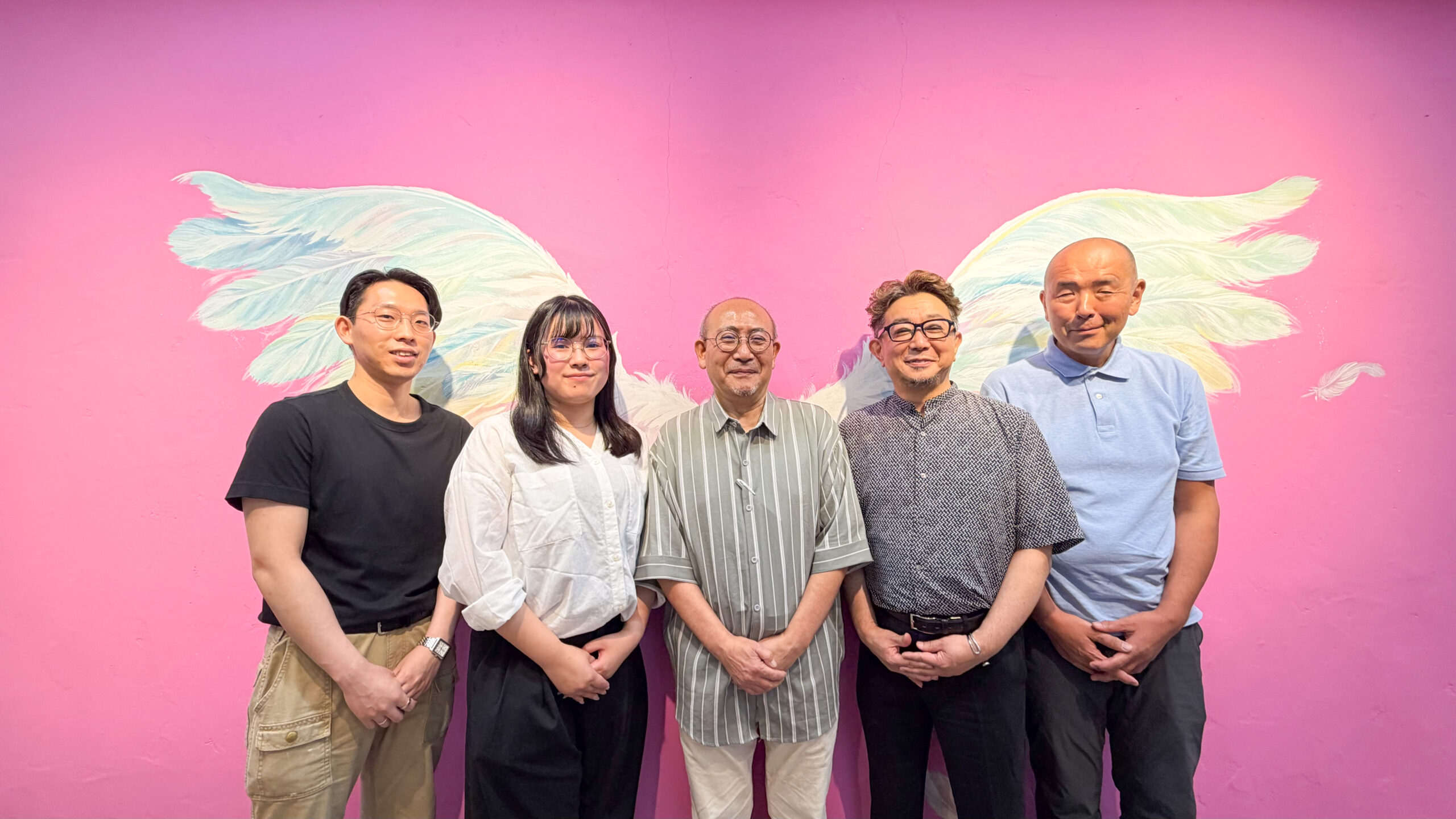 「自社らしいサステナビリティ」をみつける51プロジェクトのメンバー。(写真左から)難波さん、福島さん、知念さん、照井さん、佐藤さん