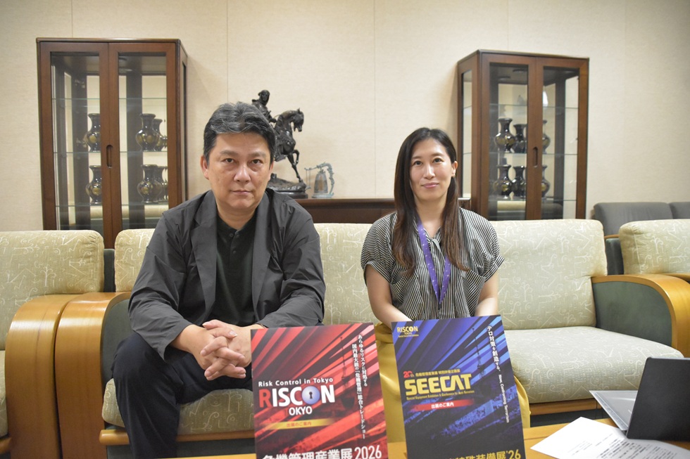 hyoushi-riscon RISCONインタビュー東京ビッグサイト菊池徹さん 清水さん